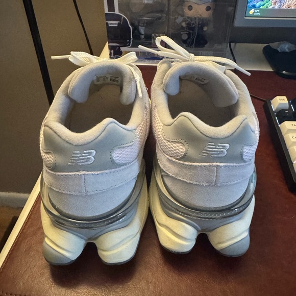 New Balance 9060 Sneakers - Picture 3 of 5